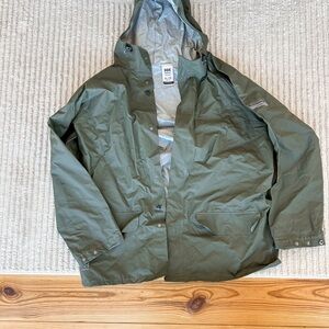 Helly Hansen Men's Olive Raincoat